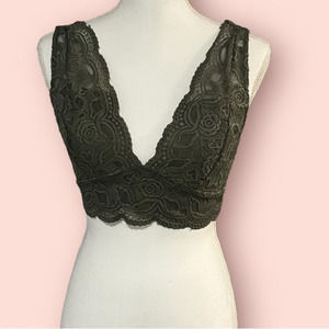 Bebe lined lace bralette top size M EUC